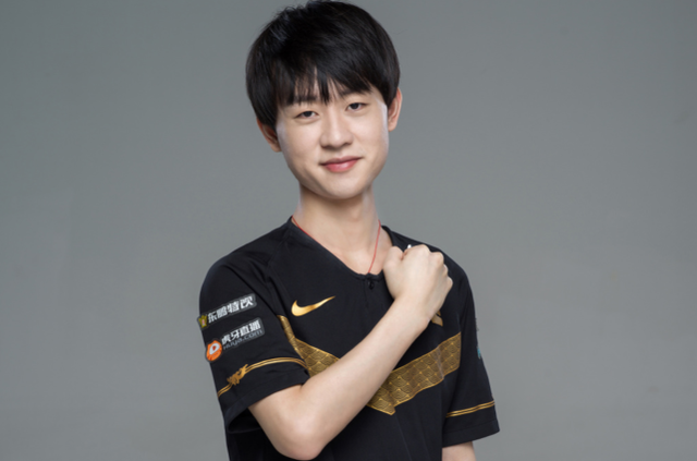 中国紫檀博物馆：汇聚紫檀艺术之美2025-03-18.